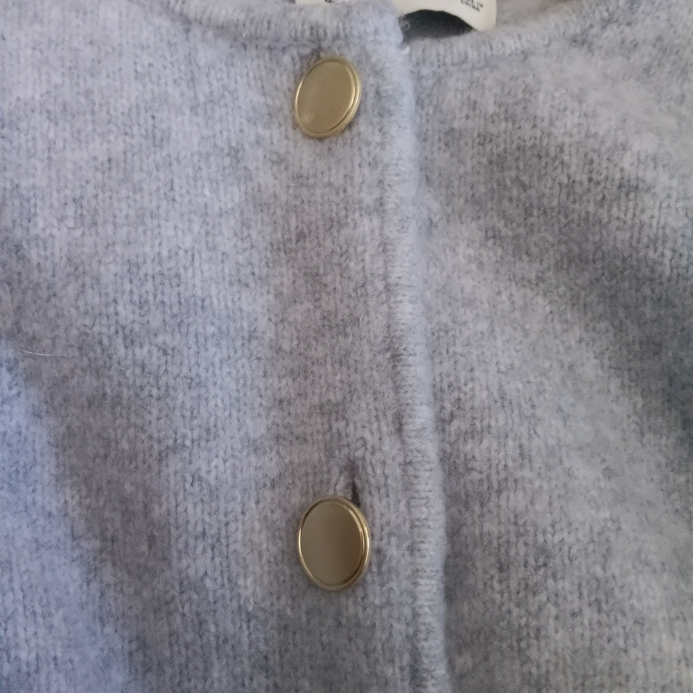 Abercrombie & Fitch Light Gray Button-Front Cardigan - Picture 5 of 10